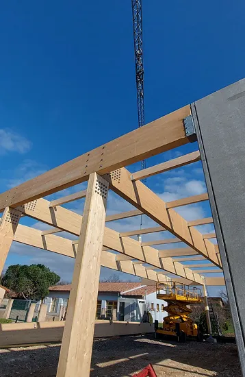Charpente bois en cours de montage